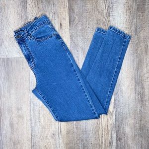 ** SOLD** Forever 21 Essential Mid-Rise Skinny Jeans